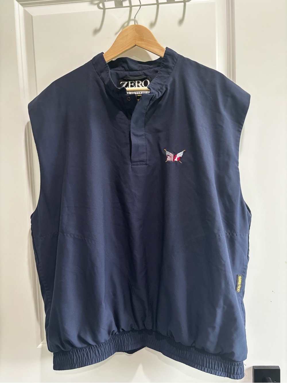 Zero Restriction Men's Navy Sleeveless Golf Vest